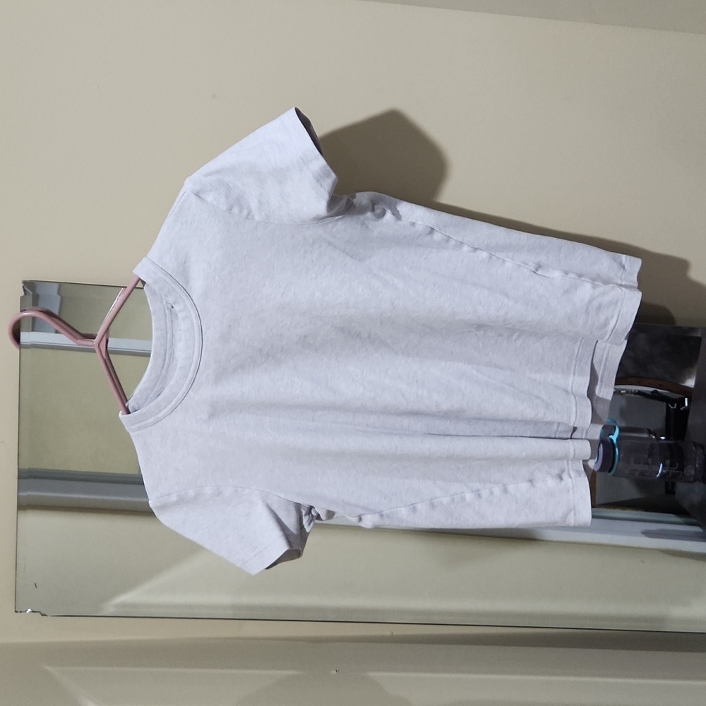 Uniqlo  Heather Grey shirt